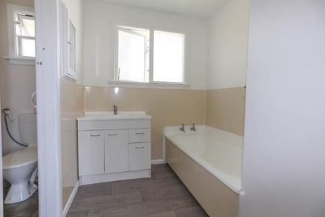 Photo of property in 8 Lochee Road, Upper Riccarton, Christchurch, 8041