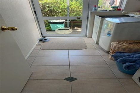 Photo of property in 123 Golfland Drive, Golflands, Auckland, 2013