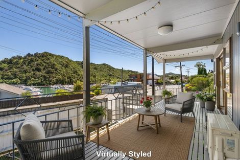 Photo of property in 62 Waikawa Road, Picton, 7220