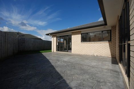 Photo of property in 3 Maadi Place, Papakura, 2110