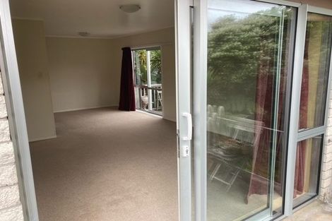 Photo of property in 4216 Great North Road, Glendene, Auckland, 0602