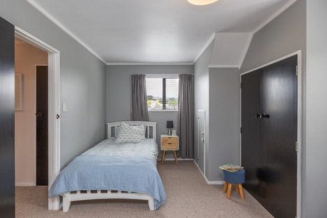 Photo of property in 1 Earl Place, Hokowhitu, Palmerston North, 4410
