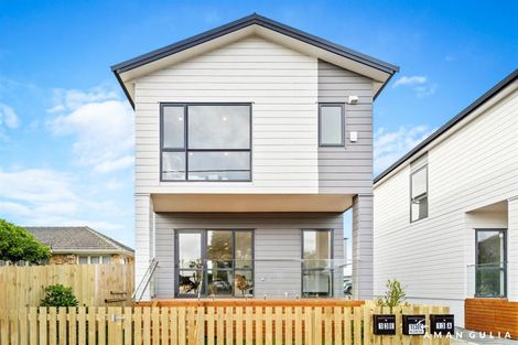 Photo of property in 13a Serjeant Street, Henderson, Auckland, 0612