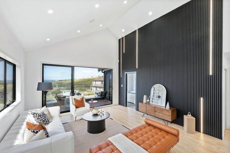 Photo of property in 60 Matangi View Drive, Orewa, 0931