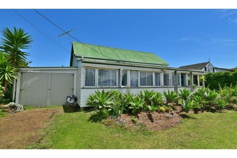 Photo of property in 12 Marie Avenue, Red Beach, 0932