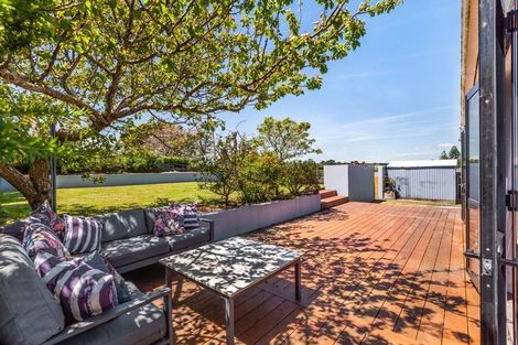 Photo of property in 49 Paynters Avenue, Strandon, New Plymouth, 4312