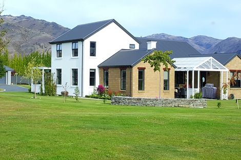 Photo of property in 1 Ash Lane, Cromwell, 9310