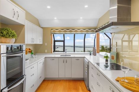 Photo of property in 202b Mount Pleasant Road, Mount Pleasant, Christchurch, 8081