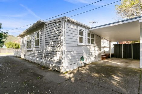 Photo of property in 53 Awamutu Grove, Waiwhetu, Lower Hutt, 5010