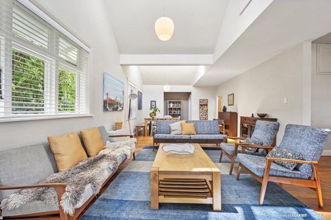 Photo of property in 19 Scarborough Terrace, Mount Victoria, Wellington, 6011
