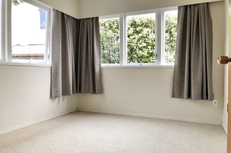 Photo of property in 2/16 Rangitoto Terrace, Milford, Auckland, 0620