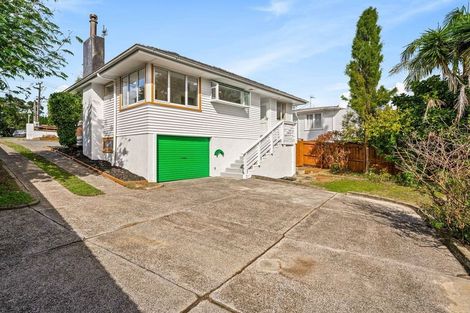 Photo of property in 207 Sturges Road, Henderson, Auckland, 0612