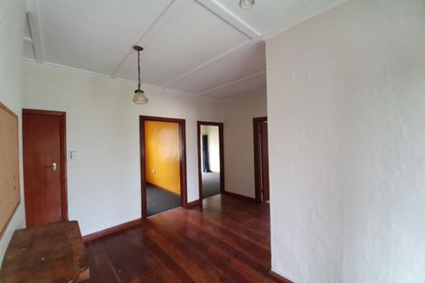 Photo of property in 113 Mangorei Road, Merrilands, New Plymouth, 4312