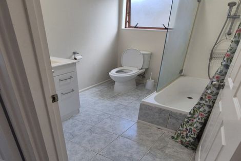 Photo of property in 7 Figtree Terrace, Goodwood Heights, Auckland, 2105