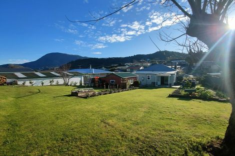 Photo of property in 108 Waikawa Road, Picton, 7220