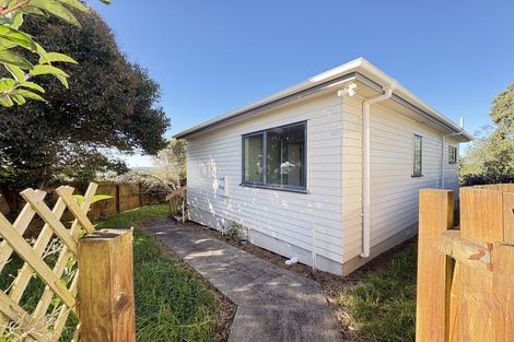 Photo of property in 86b Royal View Road, Te Atatu South, Auckland, 0610