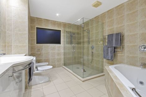 Photo of property in 8 Monkton Close, Greenhithe, Auckland, 0632