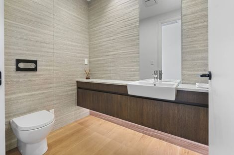 Photo of property in 37 Lake Pupuke Drive, Takapuna, Auckland, 0622