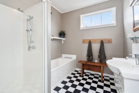 Photo of property in 9 Whimp Avenue, Onerahi, Whangarei, 0110