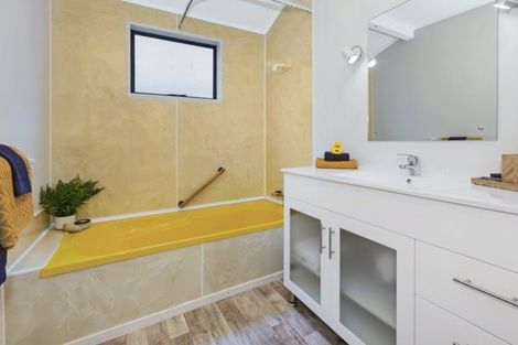 Photo of property in 14 Solway Place, Papakowhai, Porirua, 5024