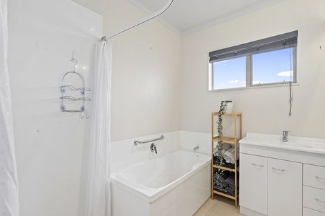 Photo of property in 10 Estate Grove, Inglewood, 4330