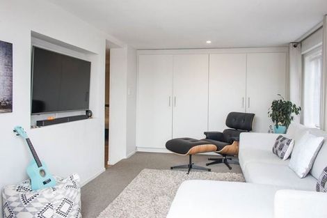 Photo of property in 2/61 Forrest Hill Road, Milford, Auckland, 0620