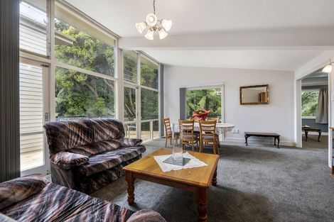 Photo of property in 57 Blue Mountains Road, Pinehaven, Upper Hutt, 5019