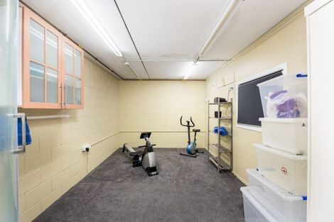 Photo of property in 5f Bromley Place, Westown, New Plymouth, 4310