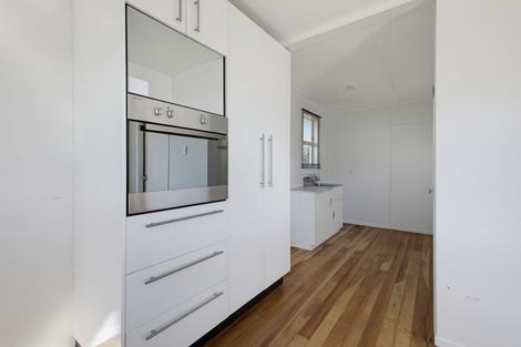 Photo of property in 5 Mayfair Place, Westown, New Plymouth, 4310