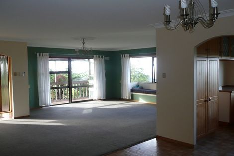 Photo of property in 31b Bush Road, Waiatarua, Auckland, 0604