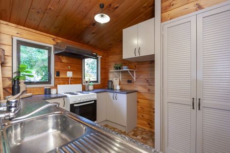 Photo of property in 1a Karaka Grove, Waikanae, 5036