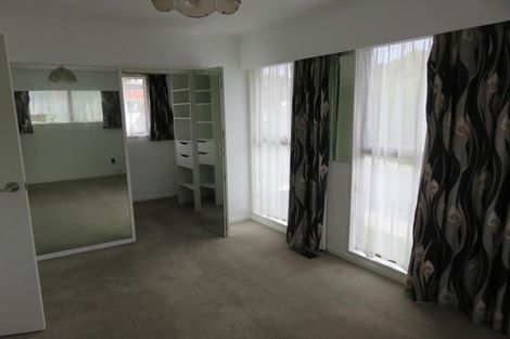 Photo of property in 102 Churton Drive, Churton Park, Wellington, 6037