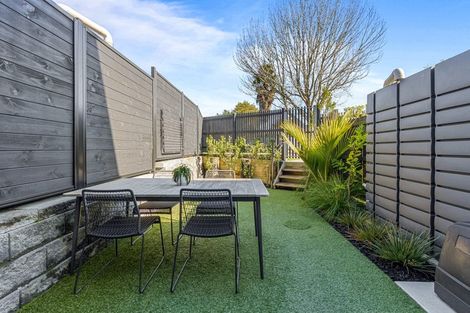 Photo of property in 8/3 Fairdale Place, Birkdale, Auckland, 0626