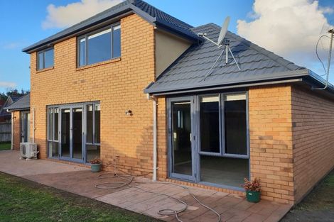 Photo of property in 32 Berkshire Drive, Avonhead, Christchurch, 8042