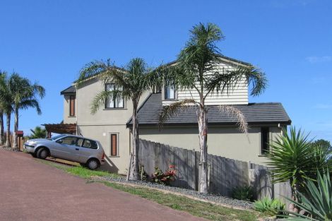 Photo of property in 76 Penguin Drive, Murrays Bay, Auckland, 0630