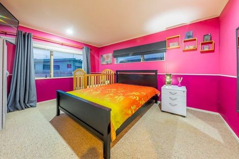 Photo of property in 17 Carlas Way, Ranui, Auckland, 0612
