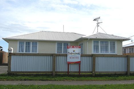 Photo of property in 11 Raupo Street, Castlecliff, Whanganui, 4501