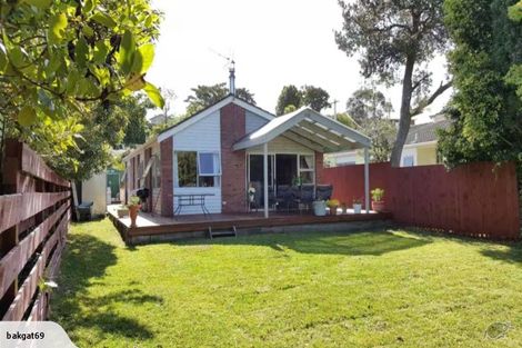 Photo of property in 2/76 Glenvar Road, Torbay, Auckland, 0630