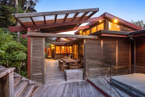 Photo of property in 68-70 Matakatia Parade, Matakatia, Whangaparaoa, 0930