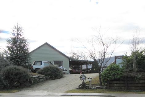 Photo of property in 8a Kuri Place, Wanaka, 9305