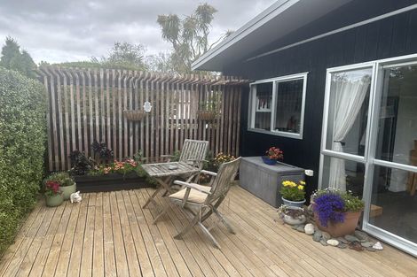 Photo of property in 12 Memorial Park Avenue, Haumoana, 4102