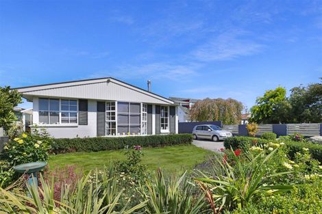 Photo of property in 25 Buckleys Terrace, Tinwald, Ashburton, 7700