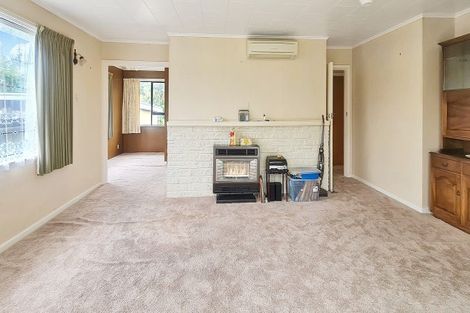 Photo of property in 2 Oaklea Avenue, Marton, 4710