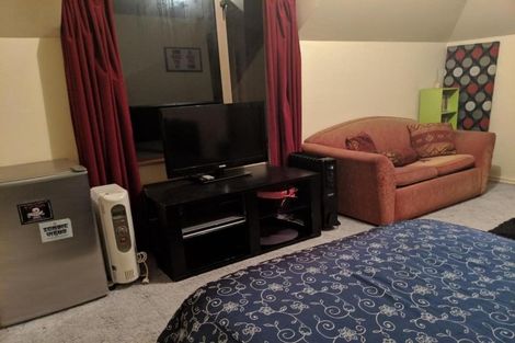 Photo of property in 52 Blue Gum Place, New Brighton, Christchurch, 8083