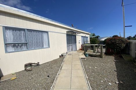 Photo of property in 28 Pratt Avenue, Foxton Beach, Foxton, 4815