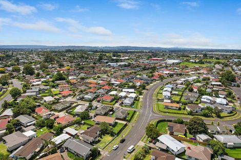 Photo of property in 127 Maplesden Drive, Clendon Park, Auckland, 2103