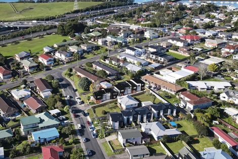 Photo of property in 49b Vera Road, Te Atatu South, Auckland, 0610