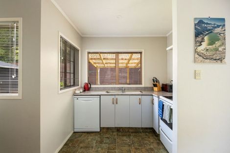 Photo of property in 5f Bromley Place, Westown, New Plymouth, 4310