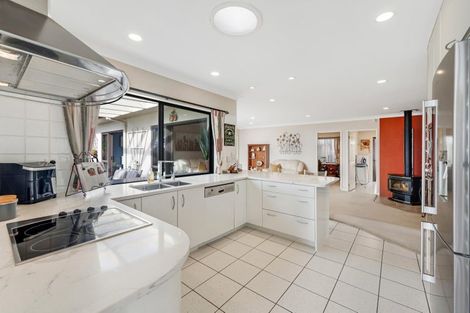 Photo of property in 26 Stevenson Way, Cockle Bay, Auckland, 2014