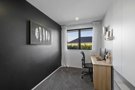 Photo of property in 15 Desmond Place, Bell Block, New Plymouth, 4312